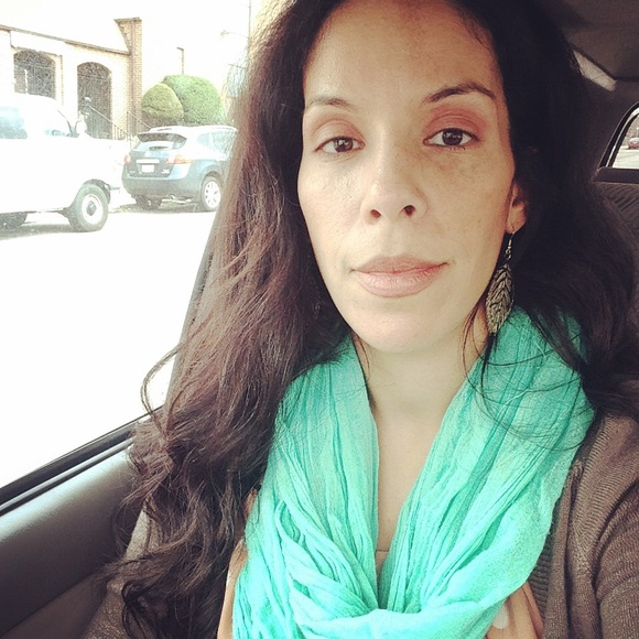 Meet your Posher, Aimee!! - Picture 6 of 8